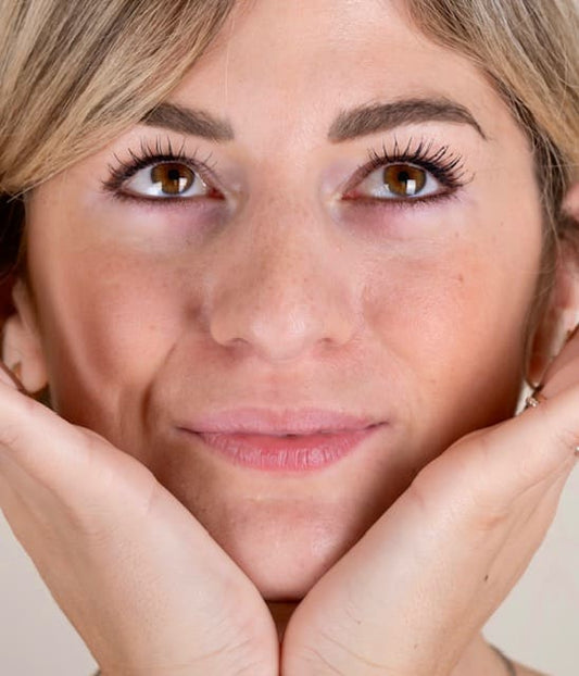 Macchie solari dopo l'estate: come uniformare l'incarnato con l'olio di argan